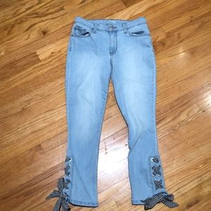 Like new Madison Jules Capri Jeans Size 4